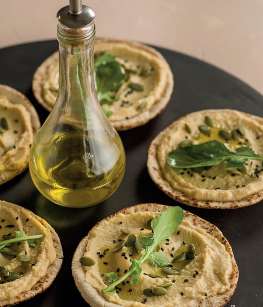 Mini Pizza de Homus e Rúcula