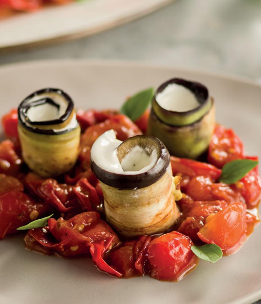 Rolinhos de Berinjela com Coalhada