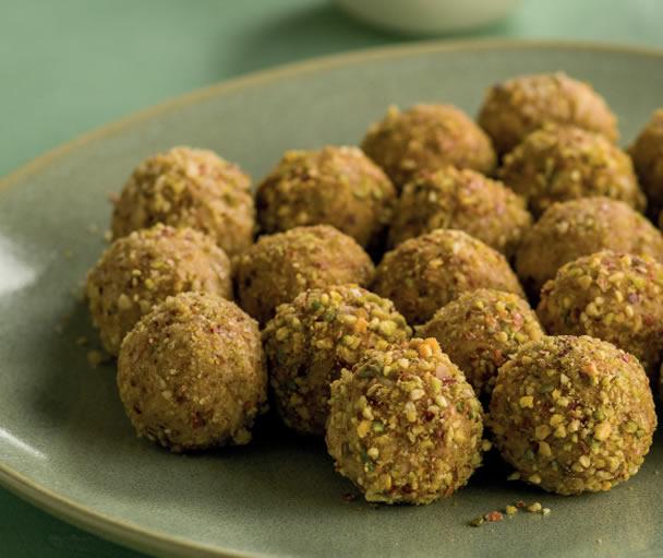 Brigadeiro de Coalhada com Pistache